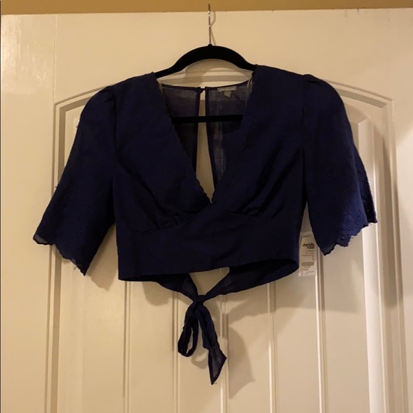 Crop top - Picture 1 of 2